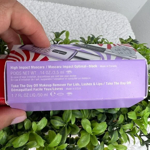 CLINIQUE - 4-Pc. Fan Favorites Mini Set (45$ Value) - Picture 5 of 5